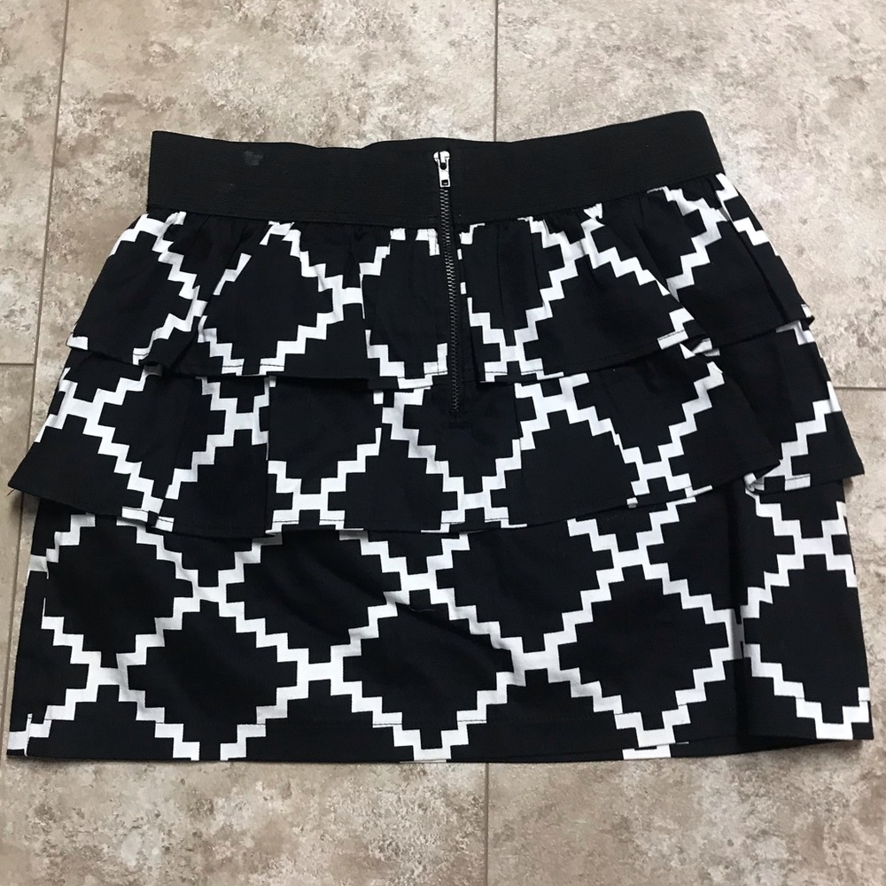 2B BEBE Tiered Skirt w/Zipper Accent